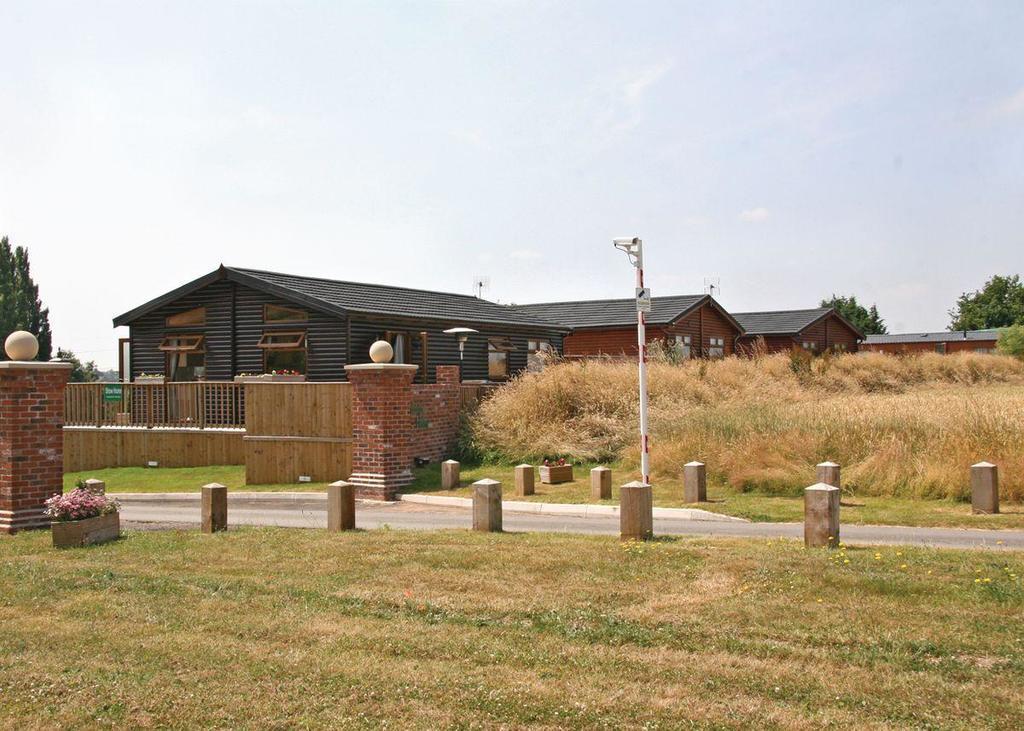 Weston Wood Lodges Melbourne  Exterior foto